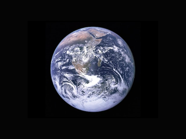 Ilustrasi percepatan gravitasi bumi. Sumber: unsplash.com/Nasa