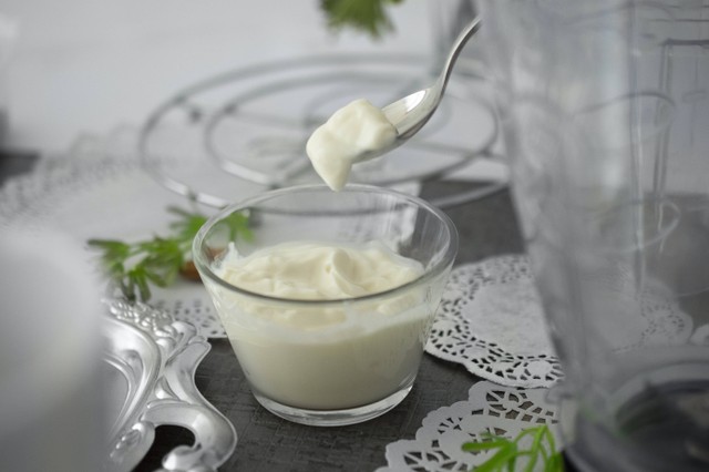 Cara Pembuatan Yogurt. Foto: Unsplash/Sara Cervera.