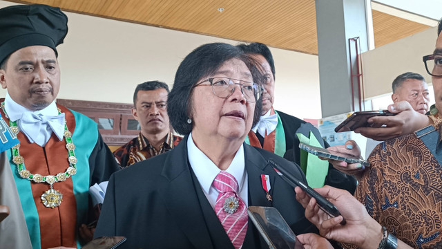 Menteri Lingkungan Hidup dan Kehutanan (LHK) Siti Nurbaya Bakar saat di Universitas Gadjah Mada (UGM), Jumat (20/10/2023).  Foto: Arfiansyah Panji Purnandaru/kumparan