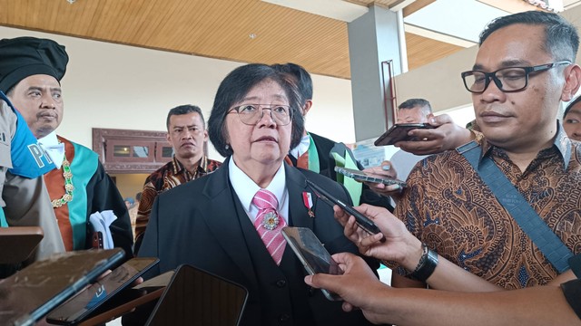 Menteri Lingkungan Hidup dan Kehutanan (LHK) Siti Nurbaya Bakar saat di Universitas Gadjah Mada (UGM), Jumat (20/10). Foto: Arfiansyah Panji/kumparan