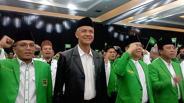 Bacapres dari PDI Perjuangan, Ganjar Pranowo hadir dalam acara Workshop Nasional Anggota DPRD Fraksi PPP se-Indonesia di Hotel Mercure, Ancol, Jakarta Utara, Jumat (20/10/2023). Foto: Fadlan/kumparan