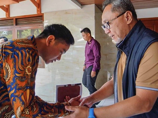 Wali Kota Solo Gibran Rakabuming Raka bertemu Ketum PAN Zulkifli Hasan. Foto: Instagram.com/zul.hasan/