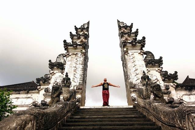 Ilustrasi pura di Bali yang terkenal. Sumber foto: Pexels/Ojink Schrody