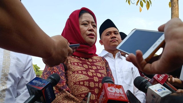 Ketua DPR RI, Puan Maharani usai menghadiri acara Apel Hari Santri Nasional 2023 di Tugu Pahlawan, Surabaya pada Minggu (22/10/2023). Foto: Farusma Okta Verdian/kumparan