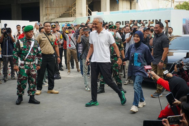 Bacapres Ganjar Pranowo menjalani tes kesehatan di Rumah Sakit Pusat Angkatan Darat (RSPAD) Gatot Subroto, Jakarta, pada Minggu (22/10/2023). Foto: Iqbal Firdaus/kumparan