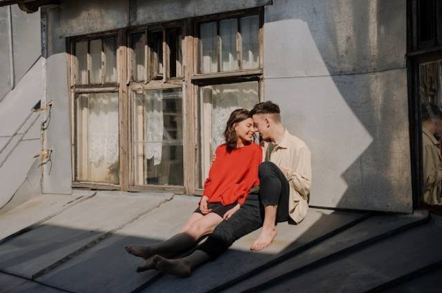 Ilustrasi pacar over protektif adalah, sumber foto: cottonbro studio by pexels.com