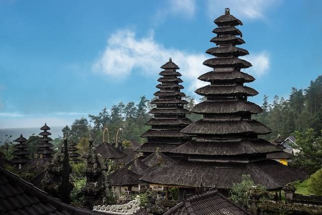 Ilustrasi pura terbesar di Bali. Sumber: Unsplash/Andrey Bond