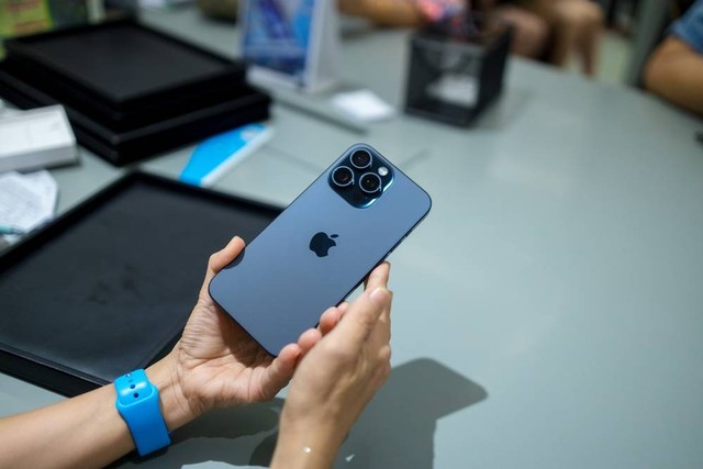 Cara Mudah Beli iPhone Original yang Lebih Aman | kumparan.com