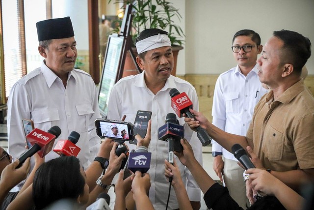 Politisi Partai Gerindra Dedi Mulyadi tiba di lokasi Rapimnas Gerindra, Jakarta, Senin (23/10/2023). Foto: Jamal Ramadhan/kumparan