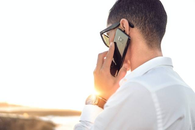 Ilustrasi Cara Mengatasi Telepon Mencurigakan atau Mengancam. Sumber: Unsplash/Hassan Ouajbir