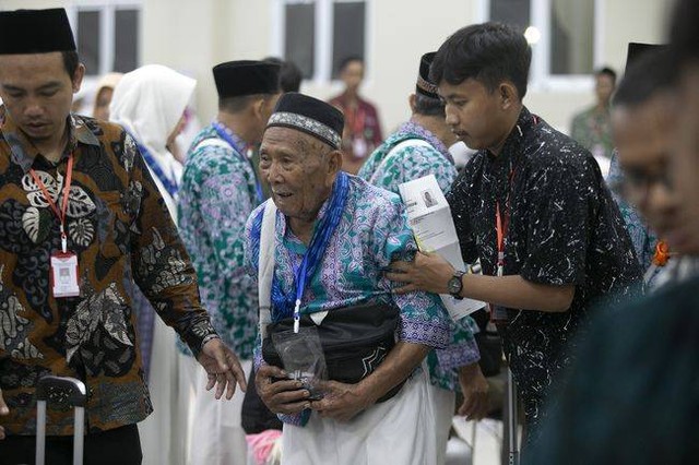 Ilustrasi jemaah haji lansia. Foto: Antara Foto/Dedhez Anggara