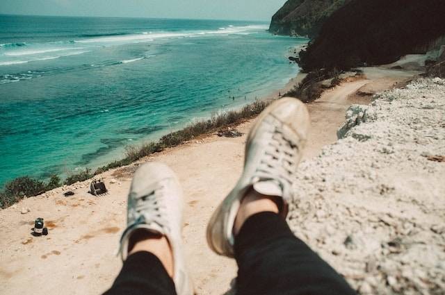 Pantai Pandawa. Foto hanya ilustrasi. Sumber foto: Unsplash/Kilarov Zaneit