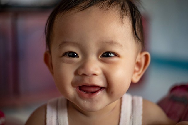 Ilustrasi Cara Mengeluarkan Dahak pada Bayi. Unsplash/Reynardo R.