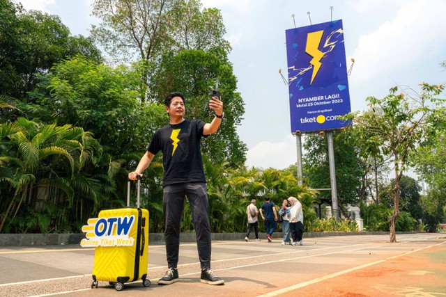 Co-Founder dan Chief Marketing Officer, tiket.com, Gaery Undarsa di promo OTW tiket.com. Foto: tiket.com