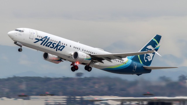 Ilustrasi Alaska Airlines. Foto: Shutterstock