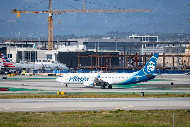 Ilustrasi Alaska Airlines. Foto: Shutterstock