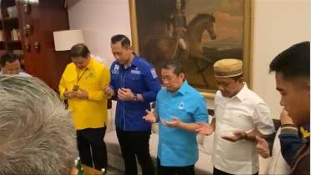 Doa bersama Prabowo-Gibran dan para ketua umum partai Koalisi Indonesia Maju di Kertanegara, Jakarta Selatan. Foto: Dok. Istimewa