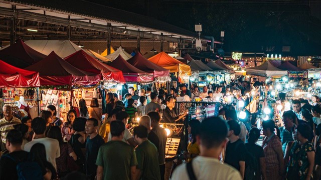 Ilustrasi wisata malam di Bali, Sumber: Pexels/Chait Goli