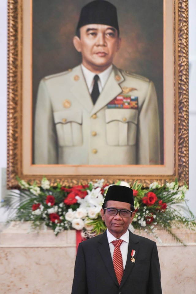 Menko Polhukam Mahfud MD menghadiri pelantikan Amran Sulaiman menjadi Menteri Pertanian di Istana Negara, Jakarta, Rabu (25/10/2023). Foto: Hafidz Mubarak A/ANTARA FOTO