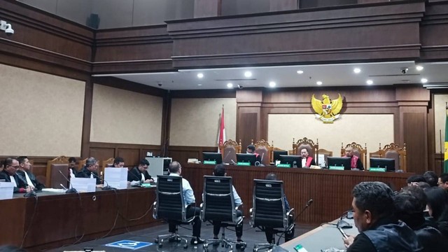 Sidang tuntutan Johnny G. Plate dkk dalam dugaan korupsi BTS Kominfo di PN Jakarta Pusat, Rabu (25/10/2023). Foto: Hedi/kumparan
