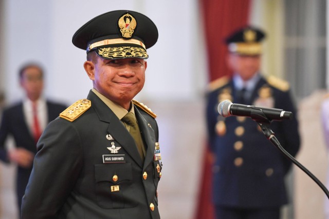 Letnan Jenderal TNI Agus Subiyanto bersiap dilantik menjadi Kepala Staf Angkatan Darat (KSAD) di Istana Negara, Jakarta, Rabu (25/10/2023). Foto: Hafidz Mubarak A/Antara Foto