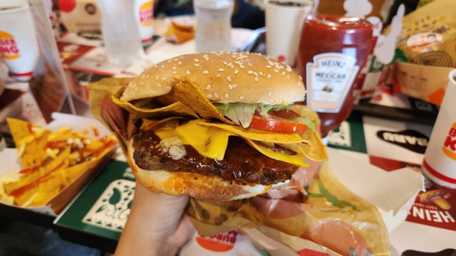 Peluncuran menu Mexican Whopper Burger King x Heinz Indonesia (25/10/23). Foto: Azalia Amadea/kumparan