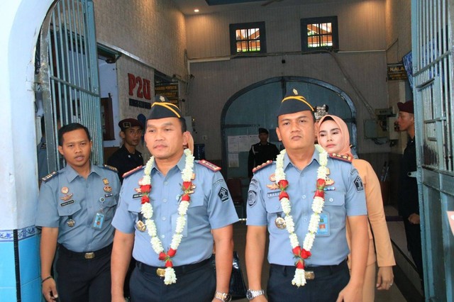 (kiri) Kalapas Banyuwangi yang baru, Kalapas Banyuwangi yang lama