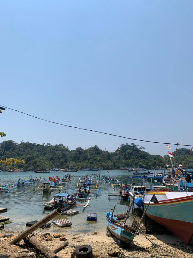 dok pribadi. Pantai Sendang Biru, Kecamatan Sumbermanjing Wetan, Kabupaten Malang