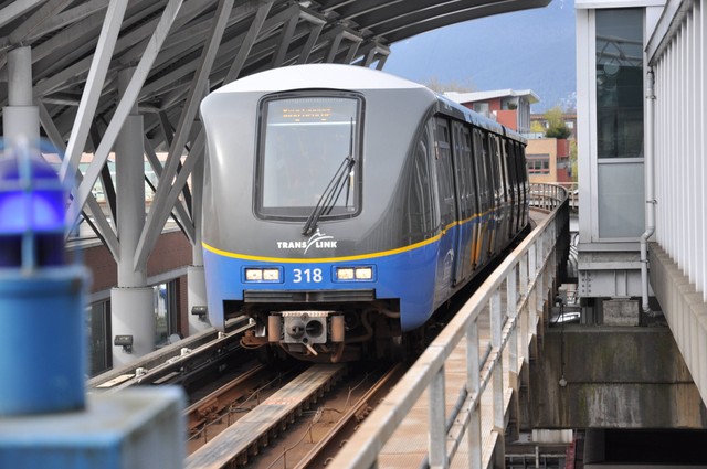 Ilustrasi Cara Naik LRT Jabodebek, sumber: unsplash/DiegoMazz