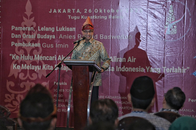 Anies Baswedan dalam Pameran Seni Melayu di Galeri Kunstkring Paleis, Jakarta, Kamis (26/10). Foto: Dok. Istimewa