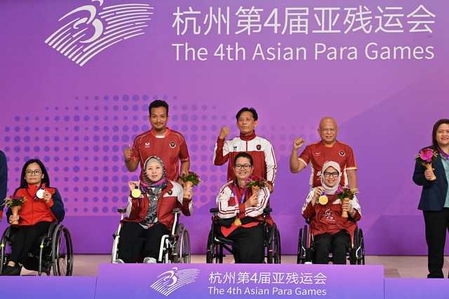 Kontingen para catur Indonesia meraih medali di Asian Para Games 2022 Hangzhou. Foto: NPC Indonesia