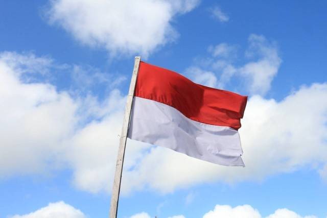 Ilustrasi bendera Merag Putih. Foto: Unsplash. 