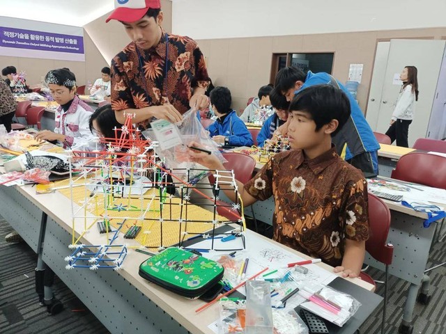 Siswa-siswa asal Indonesia juarai kompetisi matematika dan science di Korea. Foto: Amri Ramadhan