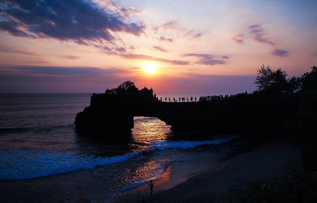 Ilustrasi tempat nongkrong sunset di bali. Sumber: www.unsplash.com