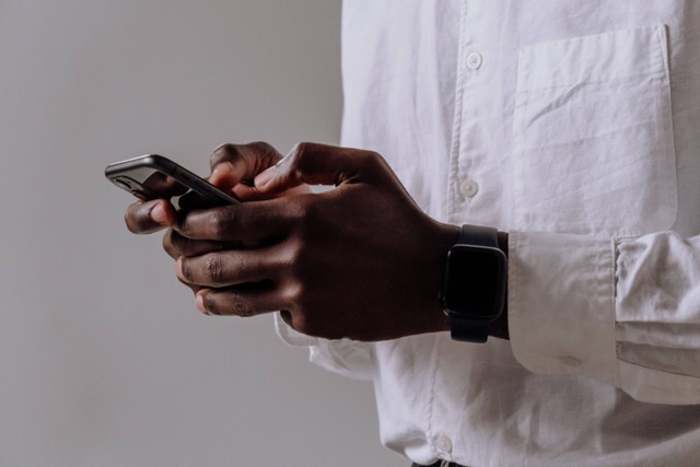 Cara Mencairkan Saldo Pelatihan Prakerja. Foto:Pexels/Cottonbro Studio.