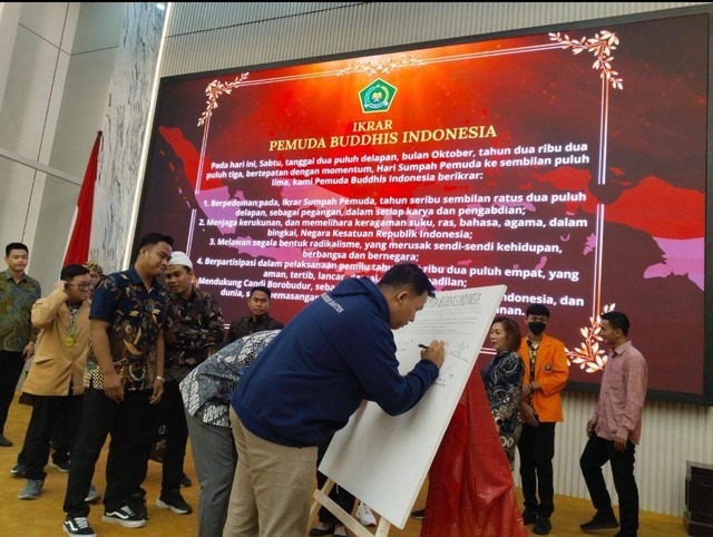 Ikrar pemuda Buddha se Indonesia untuk menyukseskan Pemilu 2024. Foto: Istimewa