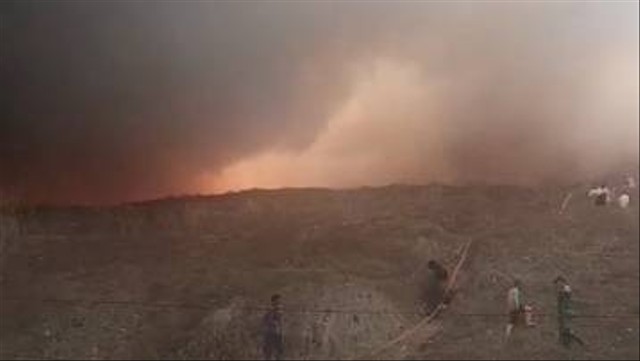 Kebakaran di TPST Bantargebang pada Minggu (29/10/2023). Foto: Dok. Istimewa