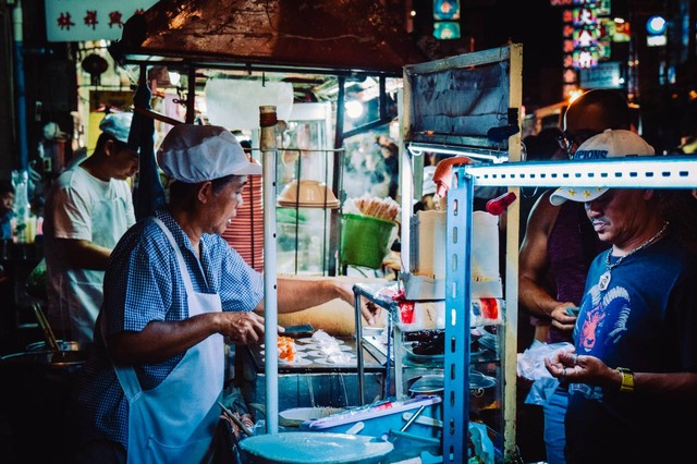 Wisata kuliner Bandung. Foto hanya ilustrasi. Sumber: Unsplash/selwyn van haaren