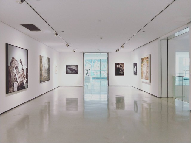 Museum modern Bandung. Foto hanya ilustrasi. Sumber: Unsplash:dannie jing