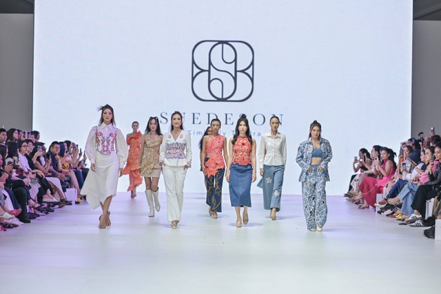 Fashion Show Everyday Elegance di Jakarta Fashion Week 2024, Jumat (27/10/2023). Foto: Jakarta Fashion Week