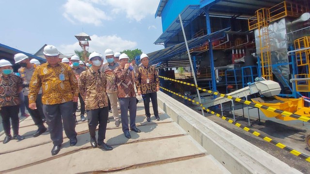 Walikota Solo Gibran Rakabuming Raka resmikan PLTSa Putri Cempo. Foto: kumparan