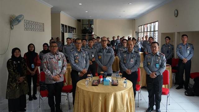 Foto bersama peserta ToT dan Supervisi Layanan Teknologi Informasi yang digelar Kemenkumham Sulawesi Utara.