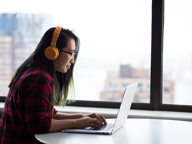 Ilustrasi pengertian, fungsi, dan tujuan kritik musik. Sumber: pexels.com/ChristinaMorillo.