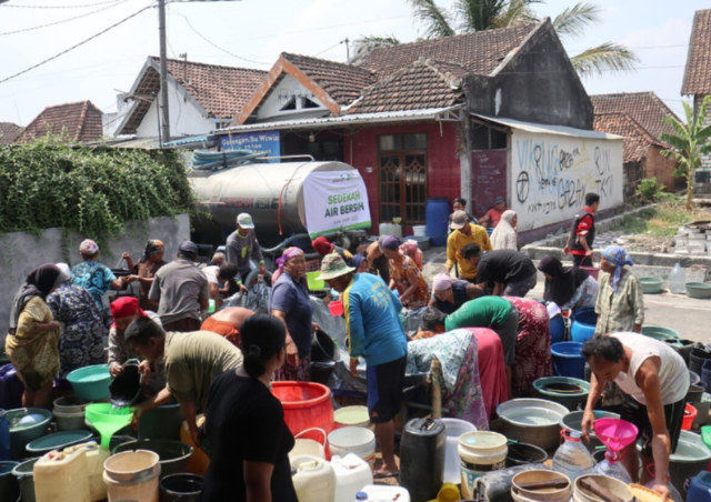 50.000 Liter Air Bersih Gratis untuk Warga Jawa Timur (1)