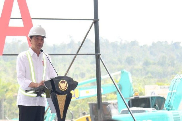 Presiden Joko Widodo menghadiri groundbreaking Bandar Udara IKN, Rabu (1/11/2023). Foto: Rusman/Biro Pers Sekretariat Presiden