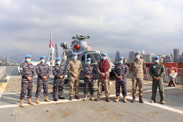 (7/2/2021) - Komandan MTF UNIFIL Mengunjungi KRI Sultan Hasannudin. Kredit foto: PUSPEN TNI