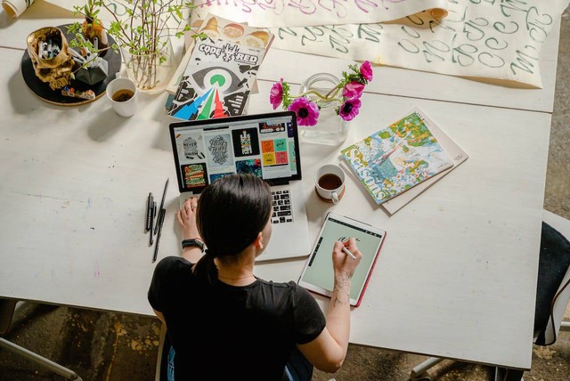 Ilustrasi respon logbalisasi dan digitalisasi. Sumber foto: Pexels