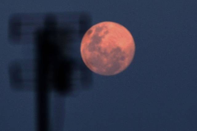 Ilustrasi kenapa bulan berwarna merah. Foto: ANTARA. 