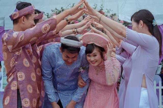 Ilustrasi pengaruh amalgamasi di bidang sosial, sumber foto: Min An by pexels.com