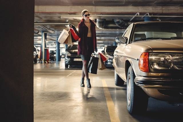 Ilustrasi Cara Mengatasi Shopaholic. Foto: dok. Unsplash/freestocks